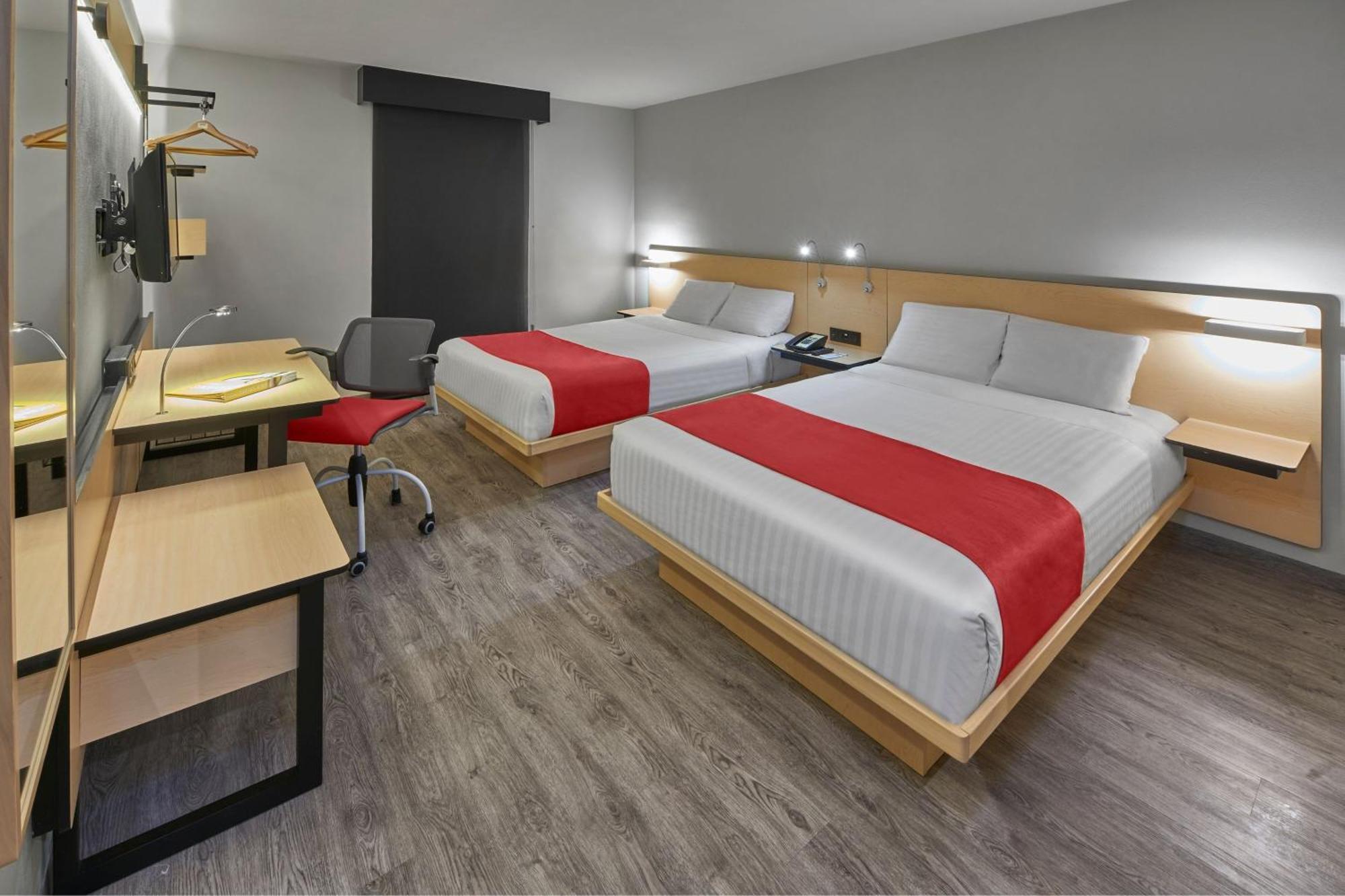 圣路易斯波多西大学区城市快捷酒店 圣路易斯波托西 外观 照片